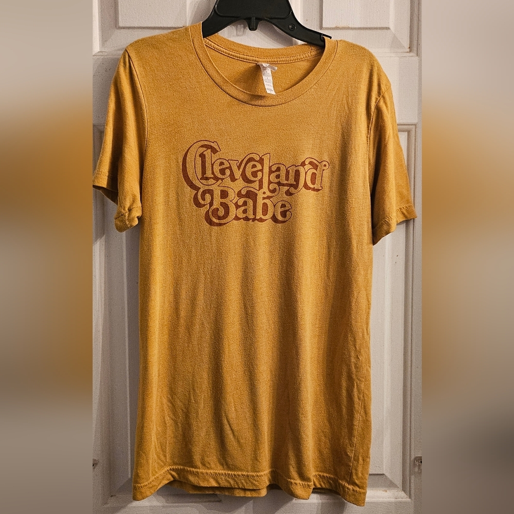 Gold/Red CLEVELAND BABE t-shirt Small